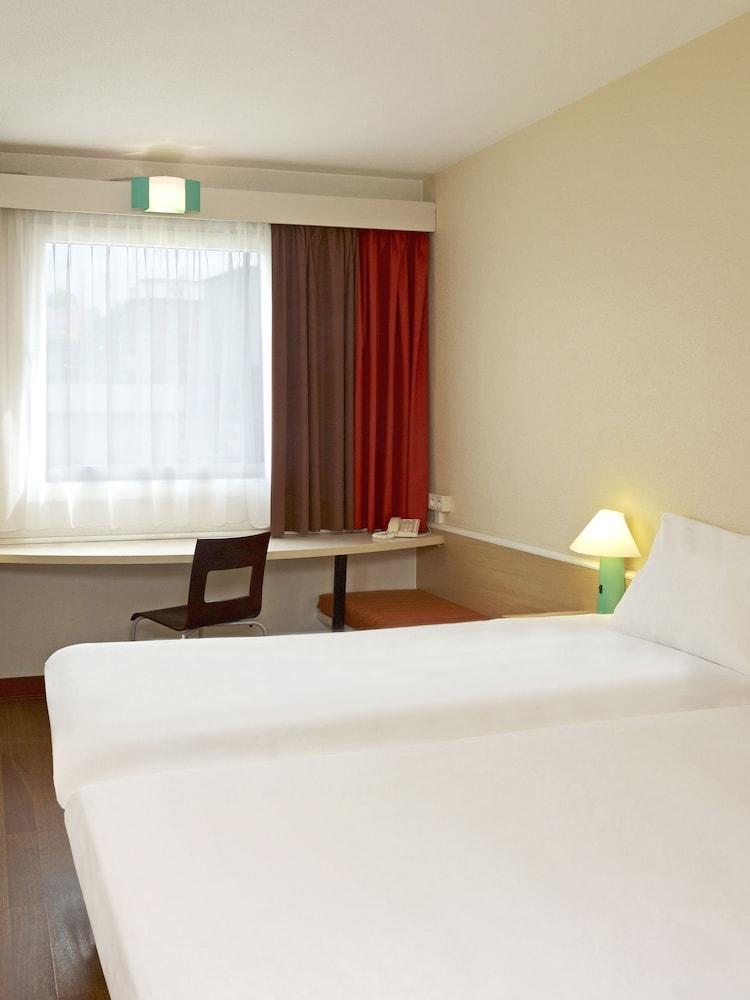 Ibis Katowice - Zabrze Hotel Exterior foto